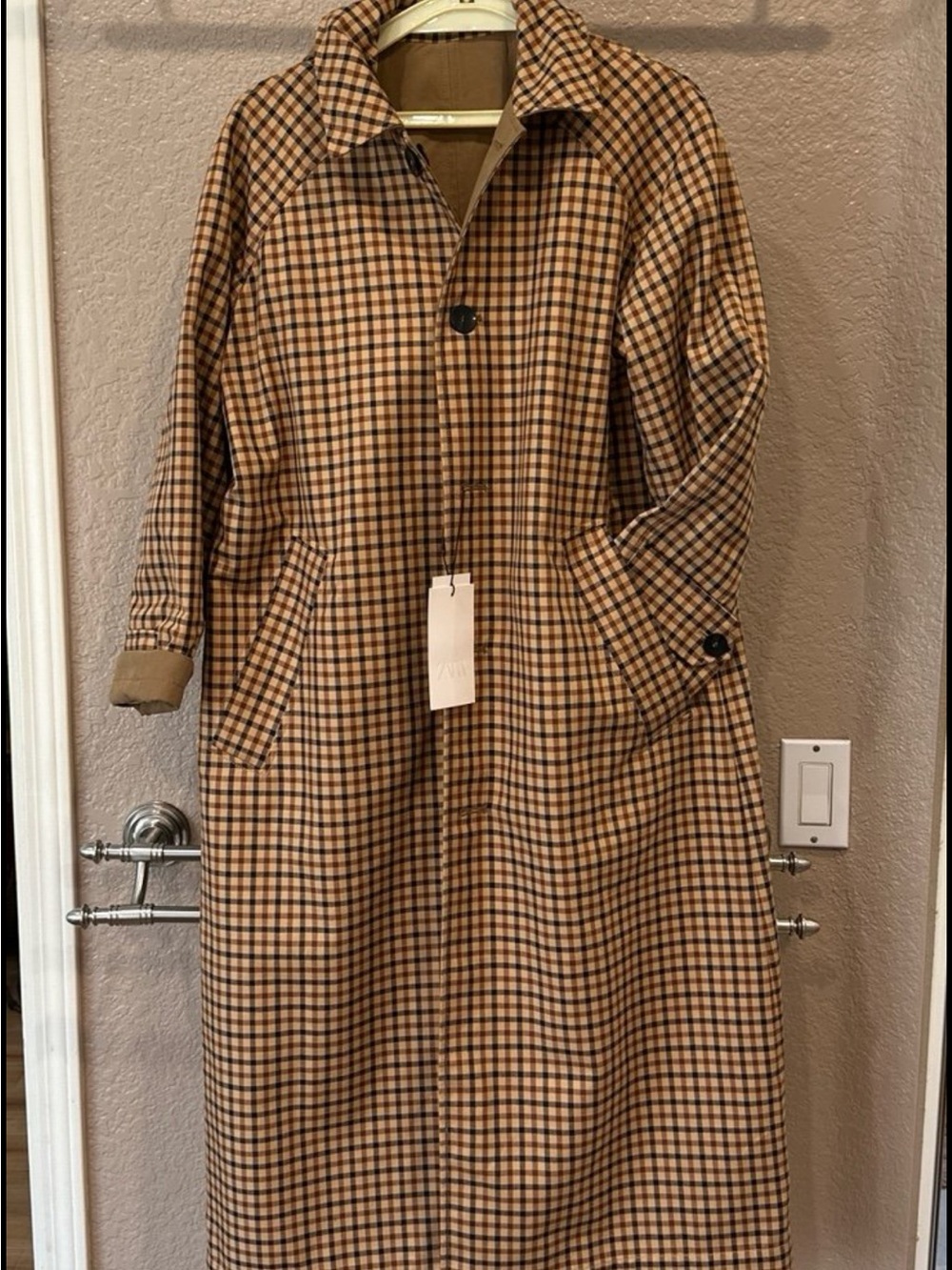 Zara Tan Trench Coat with Checked Lining - Picture 3 of 9